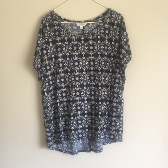 Like new Blue and Tan Medium patterned top - Picture 1 of 5